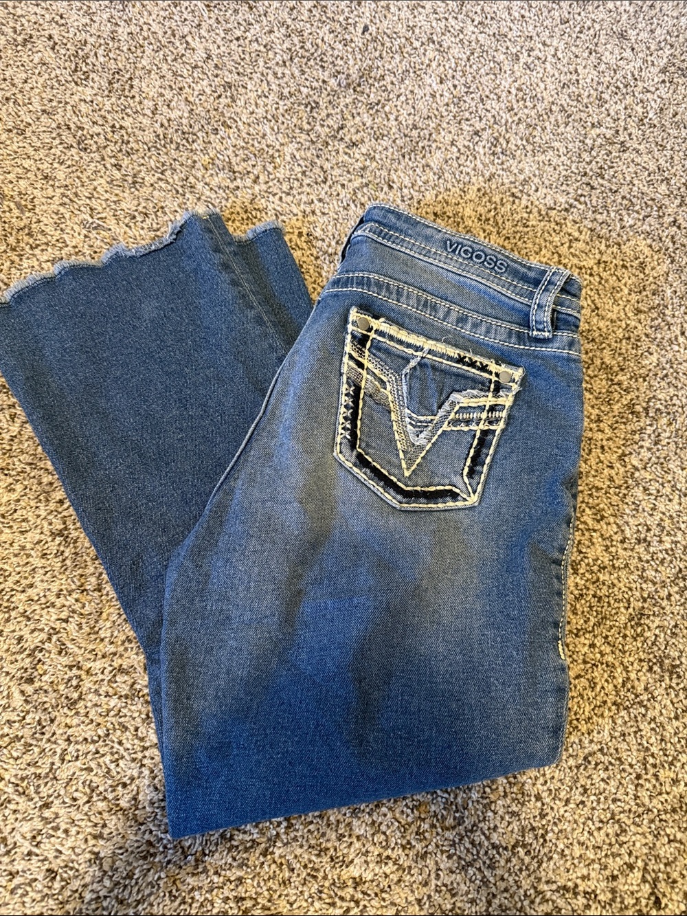 Vigoss Women's Dark Blue Boot Cut Crop Jeans with Embroidered Pocket